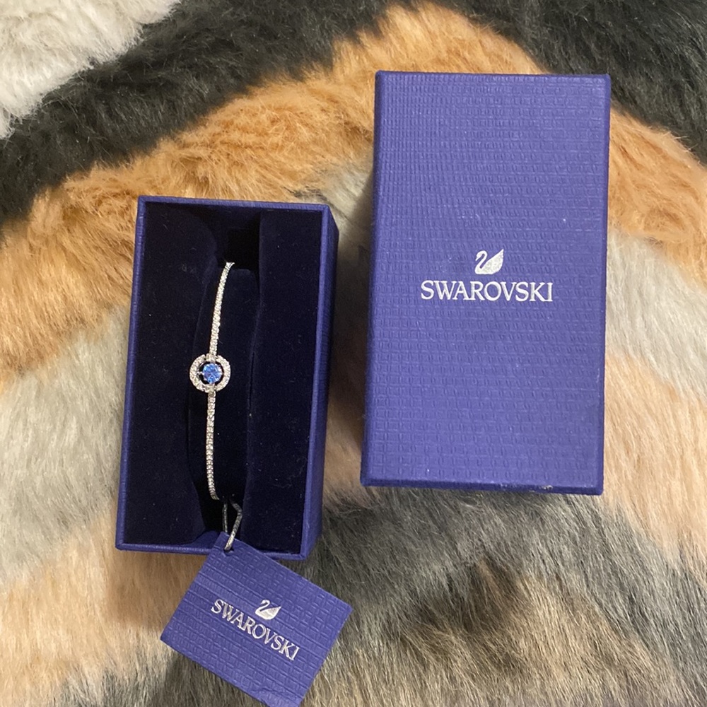 NWT Swarovski Crystal Blue White and Silver bracelet in original box, unworn!